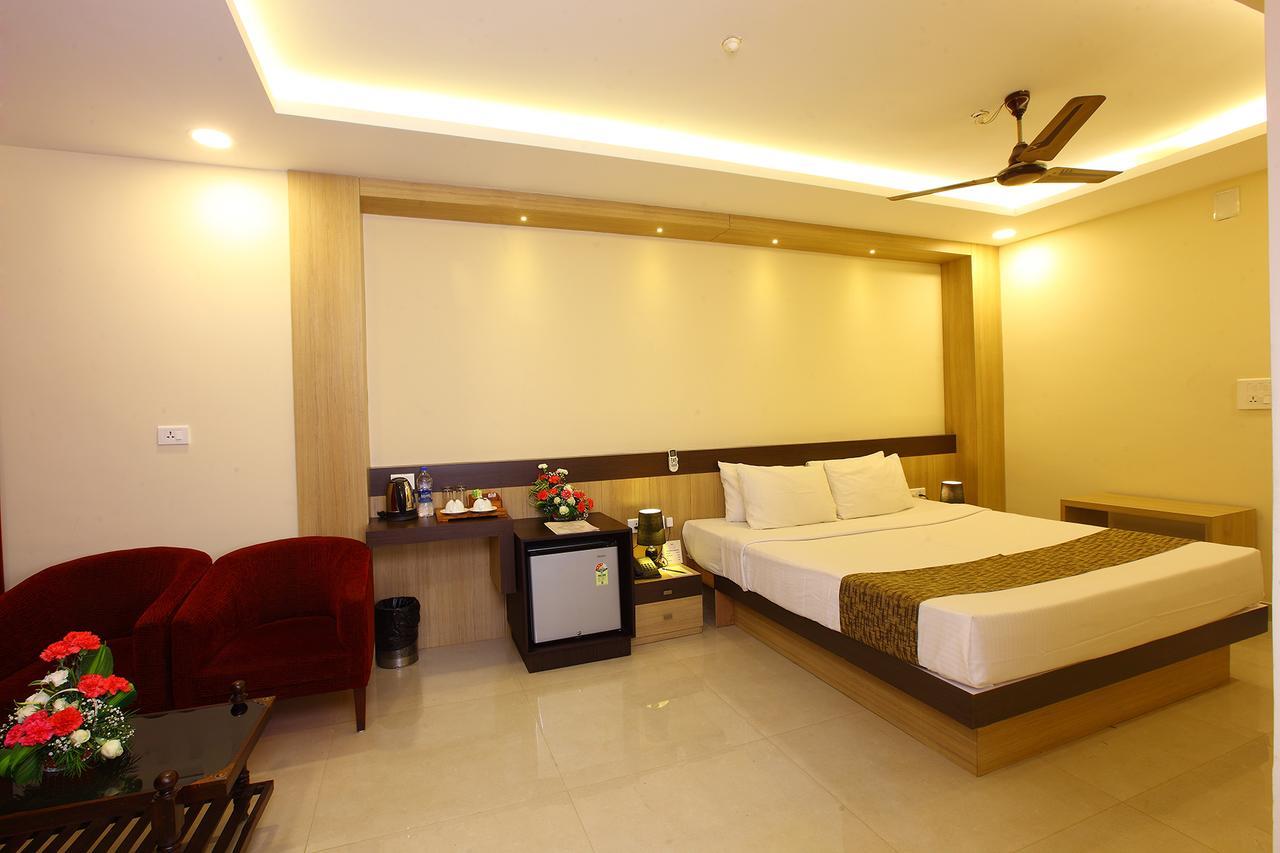 Trichur Towers Thrissur Exteriör bild