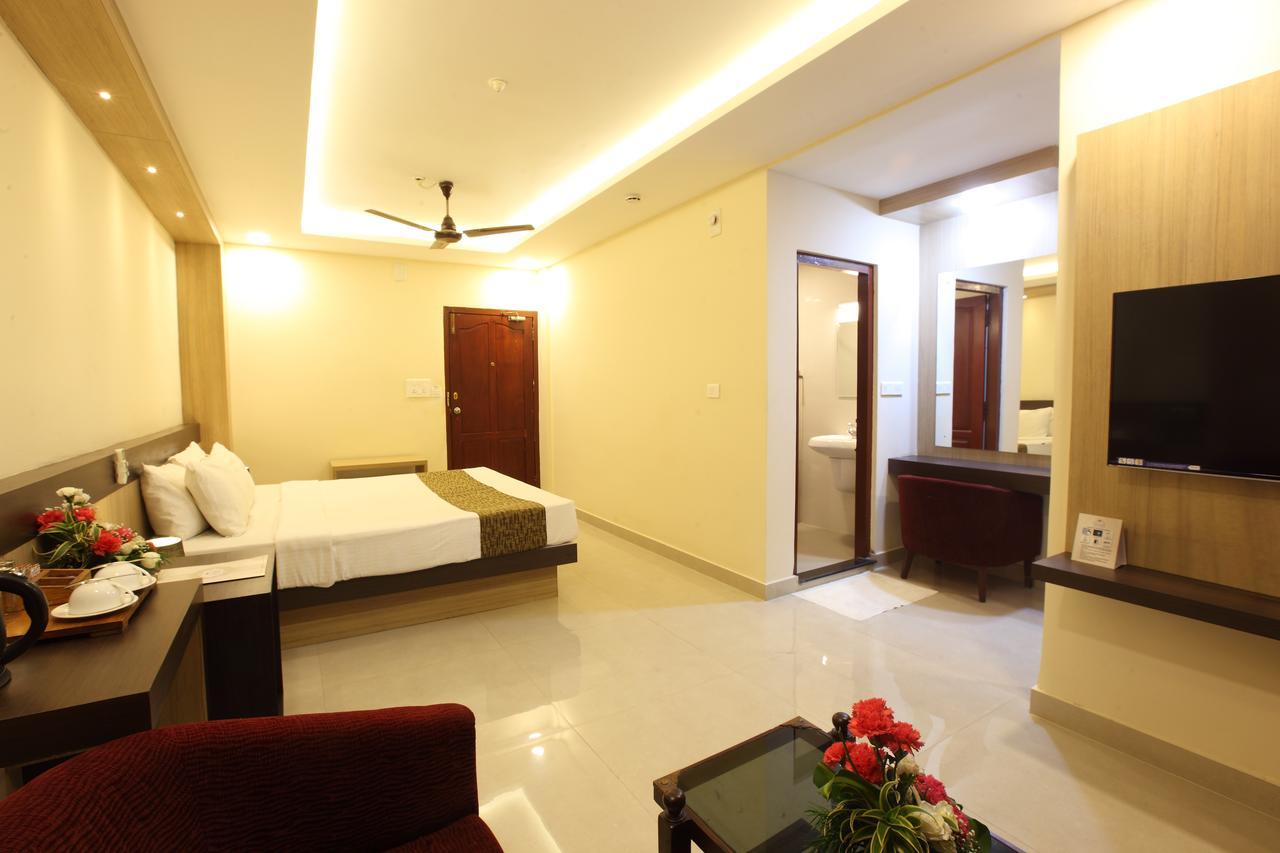 Trichur Towers Thrissur Exteriör bild